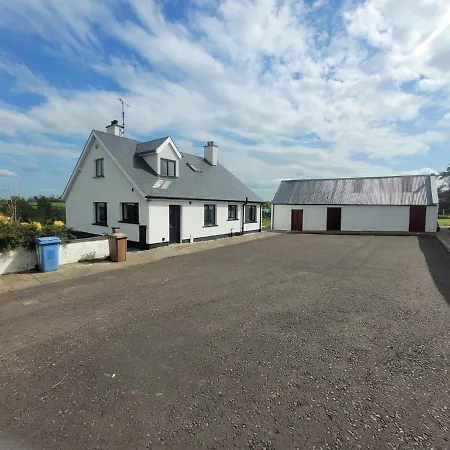 Helen'S Villa Maghera  Exterior photo